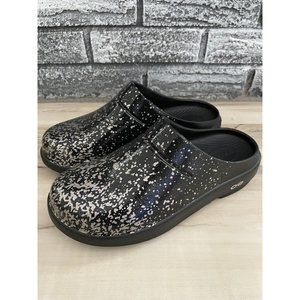 WOMEN'S OOCLOOG LIMITED EDITION CLOG - CHAMPAGNE POP Size 9